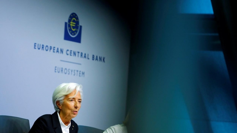La presidenta del BCE, Christine Lagarde, en una rueda de prensa en la sede de la entidad en Fráncfort, tras la reunión del Consejo de Gobierno. REUTERS/Ralph Orlowski