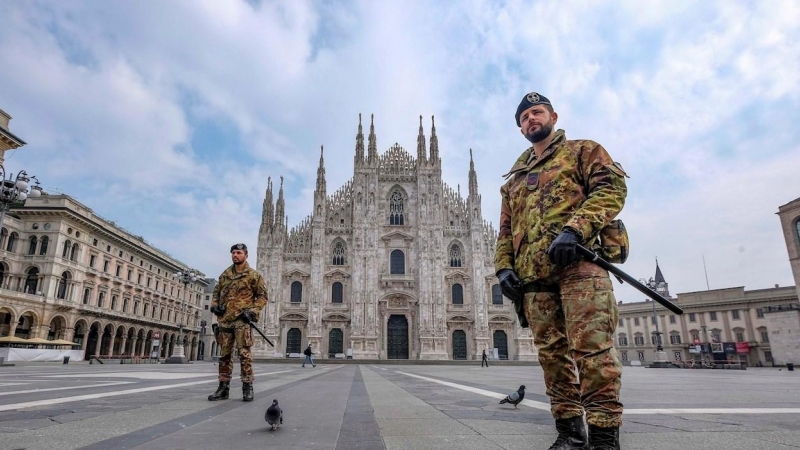 Militares en la Plaza del Duomo de Milán | EFE