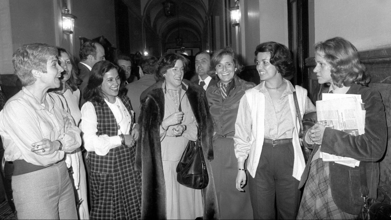 Carmen Solano, Juana Arce, María Dolores Pelayo, Elena Moreno, Dolores Blanco, María del Carmen García y Soledad Becerril.