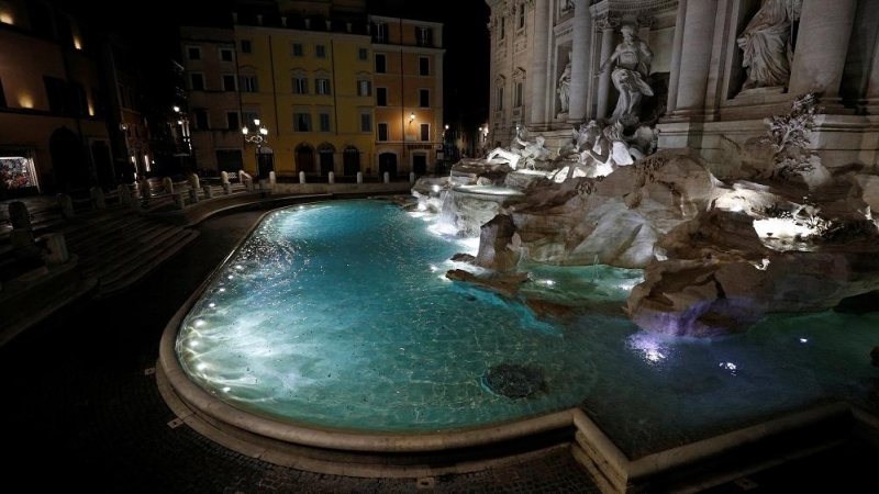 La fontana di Trevi, desierta por el coronavirus. REUTERS.