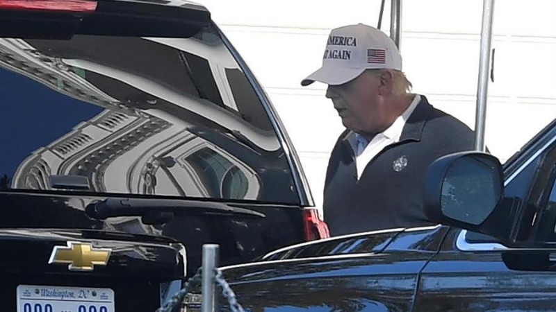 Imagen de Donald Trump en el recinto de Virginia donde juega al golf.