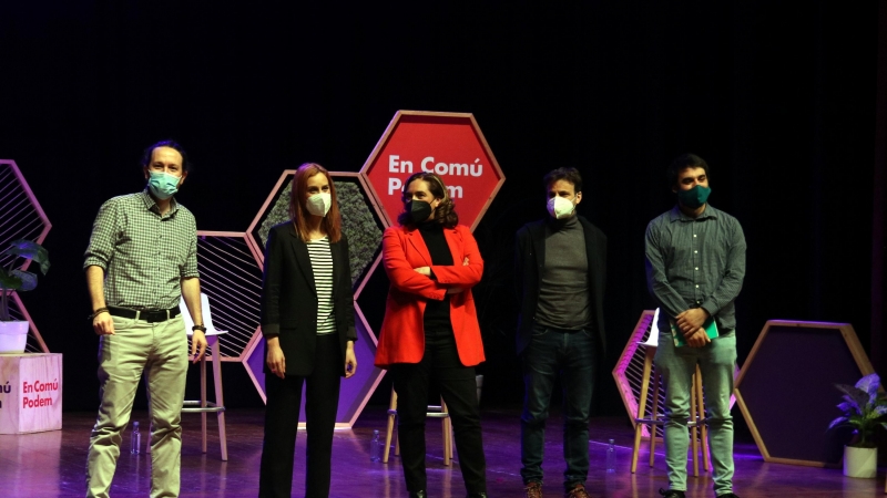 Jéssica Albiach amb Pablo Iglesias, Ada Colau i Jaume Asens al tancament de campanya d'En Comú Podem.