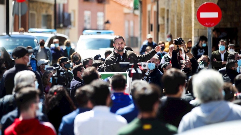 El líder de Vox, Santiago Abascal durante el mitin del partido este lunes en la localidad madrileña de Guadalix de la Sierra.