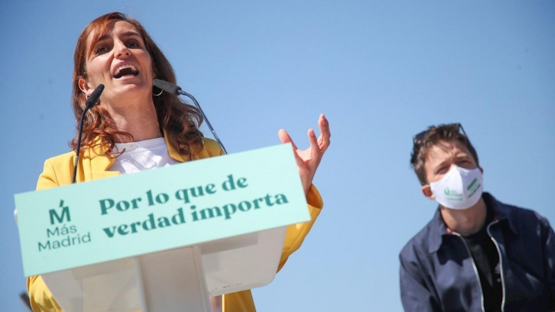 La candidata de Más Madrid a la Comunidad, Mónica García, junto con el líder del partido, Íñigo Errejón.