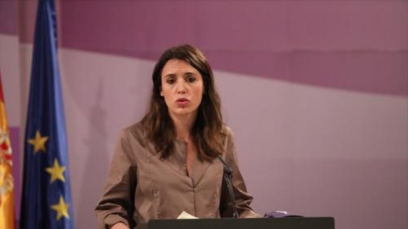 La ministra de Igualdad, Irene Montero, durante una rueda de prensa en la sede ministerial, a 21 de abril de 2021, en Madrid (España).