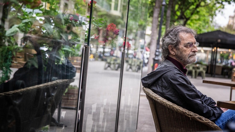 Joan-Ramon Laporte en una terrassa de la Rambla de Catalunya, en l'entrevista amb 'El Quinze'.
