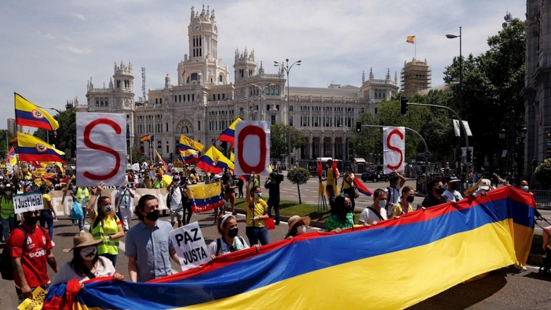 08/05/2021. Miles de personas acuden a la manifestación en apoyo al pueblo colombiano, este sábado en Madrid. - EFE