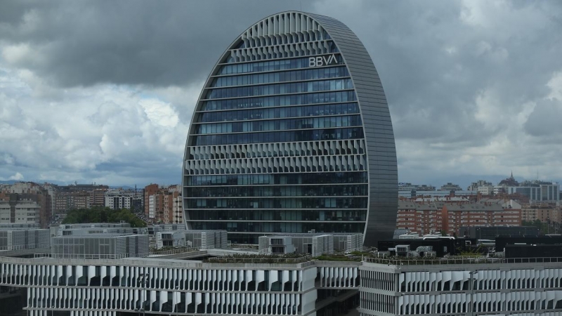 Edificio de la sede de BBVA en Madrid, conocido como ‘La Vela’. E.P./Isabel Infantes
