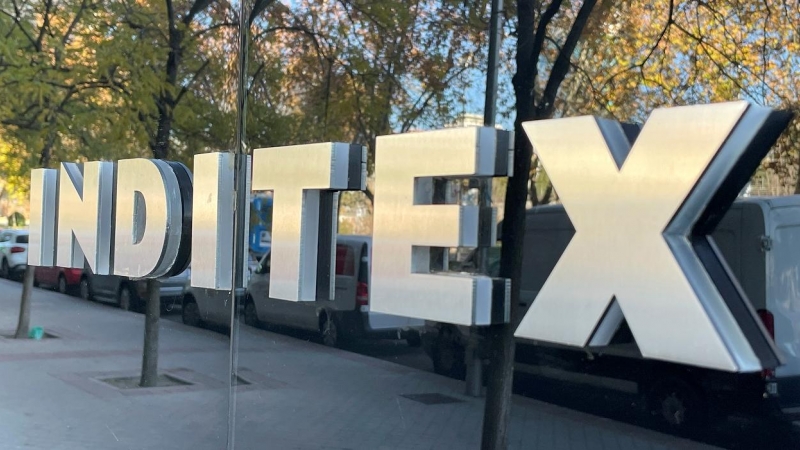El logo de Inditex en sus oficinas en Madrid. REUTERS/Guillermo Martinez