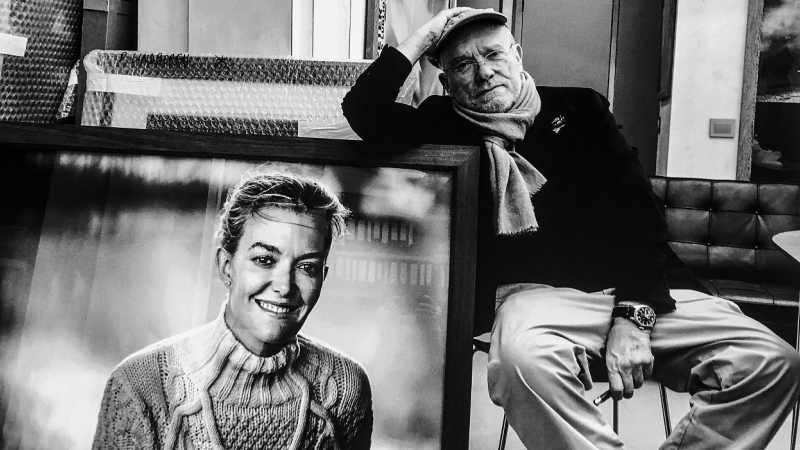 Una fotografía de Peter Lindbergh con un retrato de la nueva presidenta de Inditex, Marta Ortega, en la exposición ‘Untold Stories’ del fotógrafo de moda Peter Lindbergh, en el Muelle de la Batería, el 3 de diciembre de 2021, en A Coruña (Galicia).