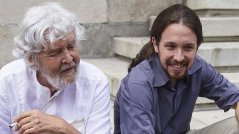 30/5/22 Yolanda Díaz y Xosé Manuel Beiras junto a Pablo Iglesias en una visita del líder de Podemos a Galicia para establecer alianzas de cara a futuras elecciones, en julio de 2015.