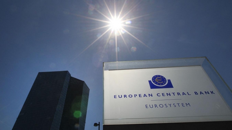 El logo del BCE a la entrada de su sede en Fráncfort. Daniel ROLAND / AFP