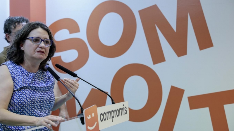 La vicepresidenta de la Generalitat y coportavoz de Compromís, Mónica Oltra, durante la rueda de prensa en la que ha anunciado su dimisión. EFE/Ana Escobar