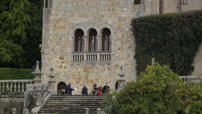 Técnicos de la Consellería de Cultura de la Xunta de Galicia realizan el inventario del Pazo de Meirás, bajo supervisión de la comitiva judicial, en Sada, A Coruña, Galicia, a 11 de noviembre de 2020.