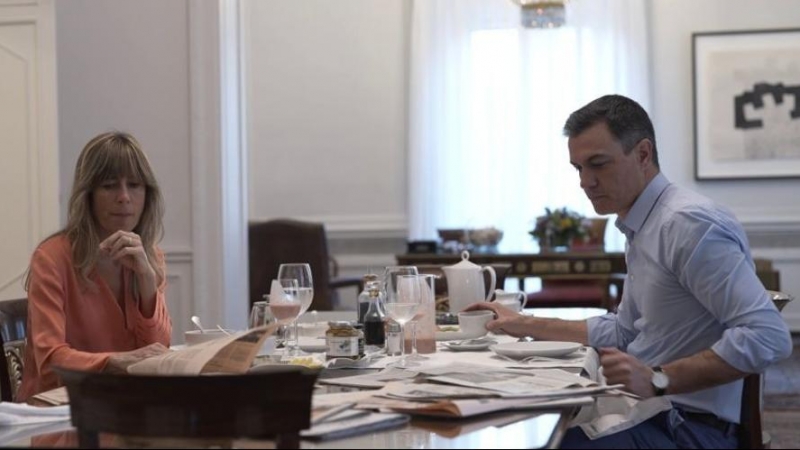 Pedro Sánchez y Begoña Sánchez, en la serie documental sobre el funcionamiento interno de la Moncloa.