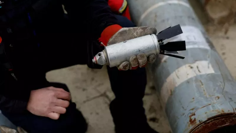 Un proyectil de una bomba de racimo lanzada por Rusia sobre la región de Járkov, en Ucrania.