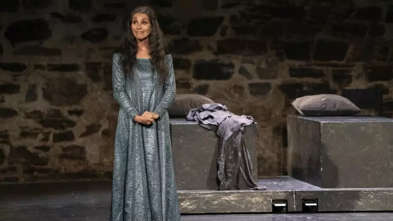 La actriz Ana Belén interpreta a una Julieta madura en la obra ‘Romeo y Julieta despiertan’, de E.L. Petschinka, en Cáceres.