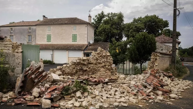 Casas destruidas debido a un terremoto en Francia, a enero de 2023