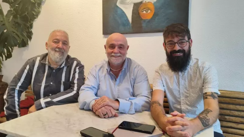 17/10/23 De izquierda a derecha, Fito Ferreiro, Federico Ávila y Paco Novo, de la Fundación 26D, este martes en A Coruña.