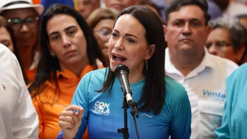 María Corina Machado se dirige a sus seguidores durante una alocución pública en Caracas, a 13 de octubre de 2023.