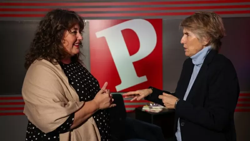 Virginia Pérez Alonso conversa con Paloma del Río. — Jaime García-Morato