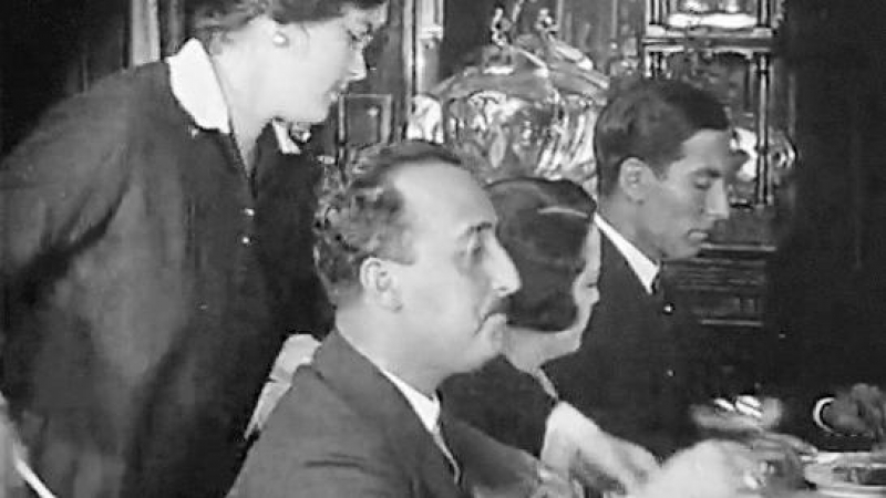 Francisco Franco, protagonista del libro sobre la censura de Vicente Romero, en una escena de la película 'La malcasada'.