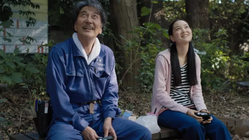 09/01/24. El actor Koji Yakusho y la actriz Arisa Nakano, en una secuencia de la película (AContracorriente Films)