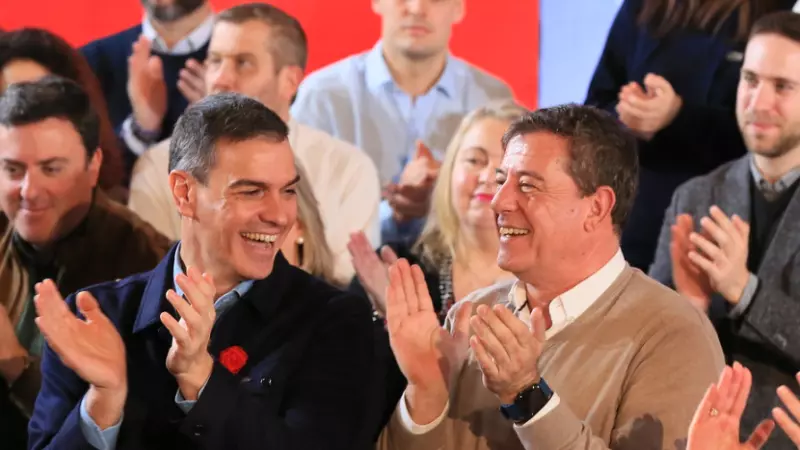 3/2/24El candidato del PSdeG, José Ramón Gómez Besteiro, con Pedro Sánchez, en un mitin en Lugo.