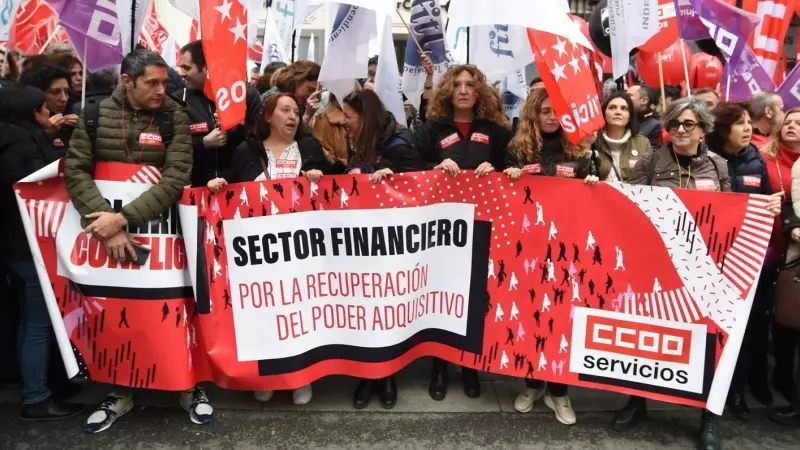 Empleados del sector financiero se manifiestan en Madrid, a 8 de febrero de 2024.