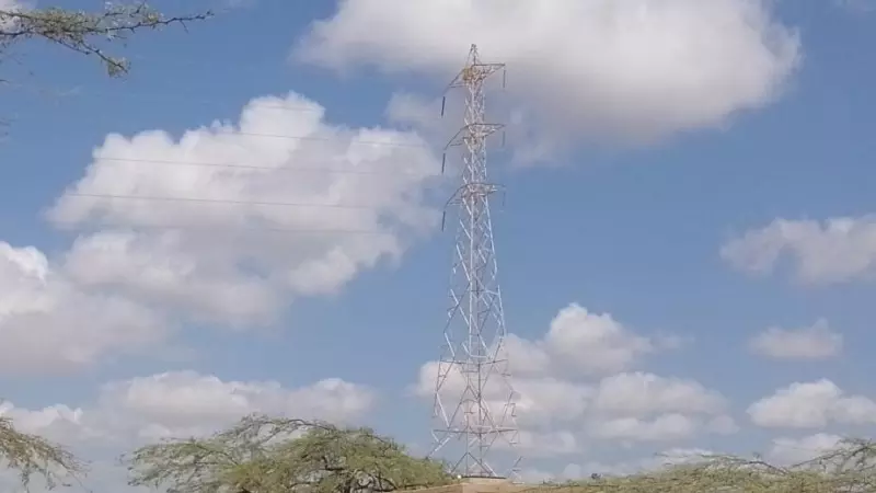 Imagen de una torre de electricidad en el pueblo de La Guajira colombiana