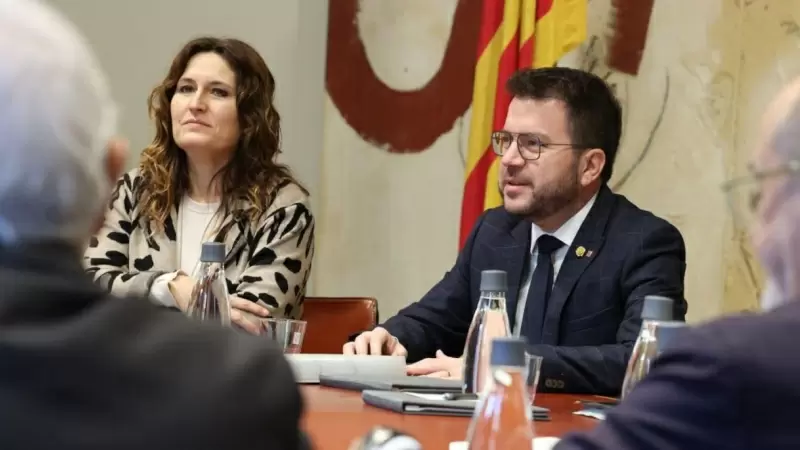 05/03/2024 - La vicepresidenta, Laura Vilagrà, i el president, Pere Aragonès, en el consell executiu d'aquest dimarts.