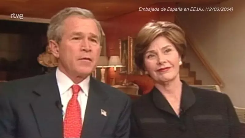 George Bush y Laura Bush durante la entrevista con la televisión pública.