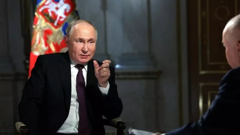 El actual presidente ruso Vladimir Putin concede una entrevista a Rossiya Segodnya antes de las elecciones presidenciales.