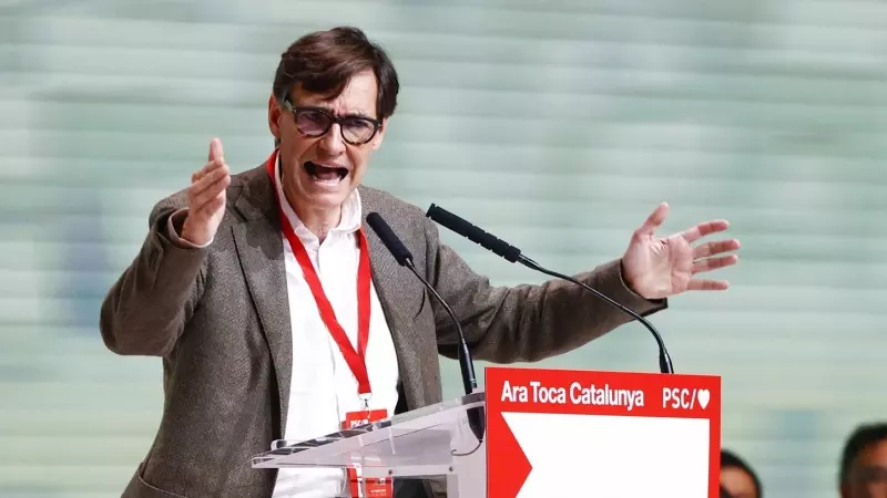 El primer secretario del PSC, Salvador Illa, interviene en la clausura del XV Congreso de los socialistas catalanes, a 17 de marzo de 2024.