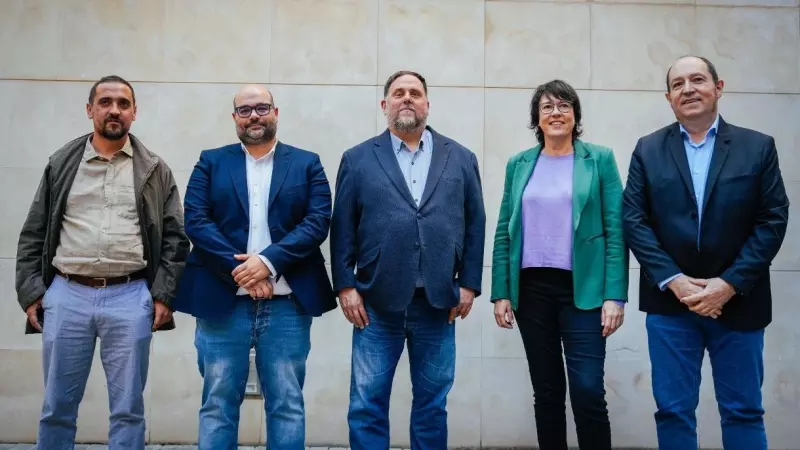 28/03/2024 - Mateu Mates (Ara Més), Rubén Cela (BNG), Oriol Junqueras i Diana Riba (ERC) i Pernando Barrena (EH Bildu) en la signatura de l'acord de coalició d'Ara Repúbliques.