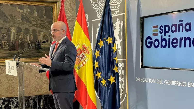 Francisco Martín Aguirre, delegado del Gobierno en Madrid, durante una rueda de prensa celebrada este viernes 5 de abril.