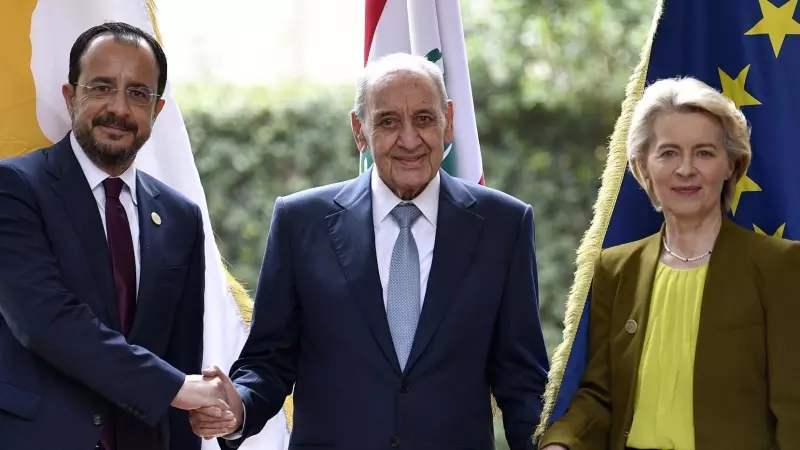 La presidenta de la Comisión Europea, Ursula von der Leyen, junto al presidente de Chipre y al presidente del parlamento de Líbano.