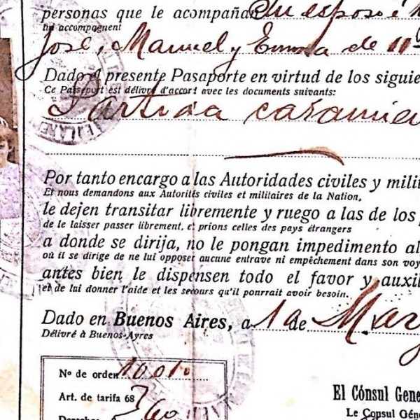 Pasaporte de la bisabuela española de Juan Manuel de Hoz que emigró con sus hijos a Argentina.