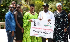 El ministro de turismo de Uganda, Godfrey Kiwanda, presentó el concurso Miss Curvy el 5 de febrero de 2019 como parte de sus productos turísticos.