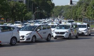 Los taxistas colapsan Madrid para exigir una "desescalada"