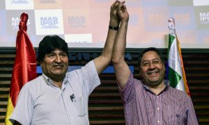El expresidente de Bolivia Evo Morales y el candidato del MAS Luis Arce. RONALDO SCHEMIDT / AFP