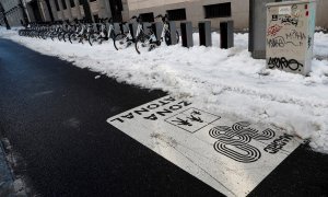 Una calle nevada este lunes en el centro de Madrid.
