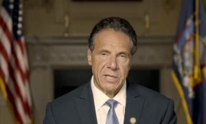 El gobernador de Nueva York acusado de acosar sexualmente a varias mujeres