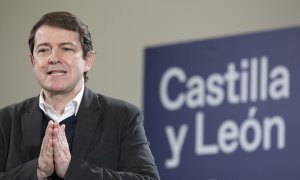 El presidente del PP Castilla y León y candidato a la presidencia de la Junta, Alfonso Fernández Mañueco, interviene un mitin en Ávila. E.P./Rafael Bastante