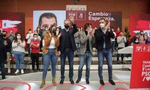 Nuria Rubio, Rodríguez Zapatero, Luis Tudanca y Pedro Sánchez en un acto de campaña electoral este domingo en León.