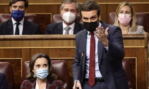 El líder del PP, Pablo Casado, interviene en una sesión plenaria en el Congreso de los Diputados, a 16 de febrero de 2022, en Madrid.
