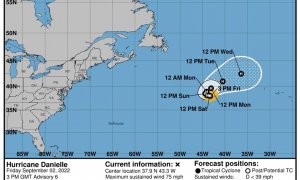 02/09/2022-Imagen cedida este viernes por la Oficina Nacional de Administración Oceánica y Atmosférica de Estados Unidos (NOAA), a través del Centro Nacional de Huracanes (NHC), donde se muestra el pronóstico de cinco días del paso del huracán Danielle po