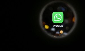 Imagen de archivo del logo de WhatsApp tomada en Moscú el 5 de octubre de 2021.