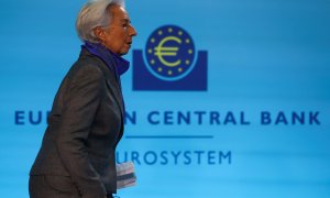La presidenta del BCE, Christine Lagarde, a su llegada a la rueda de prensa posterior a la reunión del Consejo de Gobierno de la entidad, en su sede en Fráncfort. REUTERS/Wolfgang Rattay