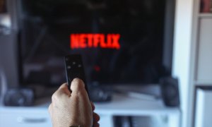 Un usuario se conecta a la plataforma Netflix, a 14 de octubre de 2022, en Madrid (España).